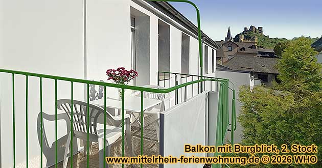Ferienwohnung-Balkon mit Sitzgelegenheit und Burgblick zur Schönburg im 2. Stock